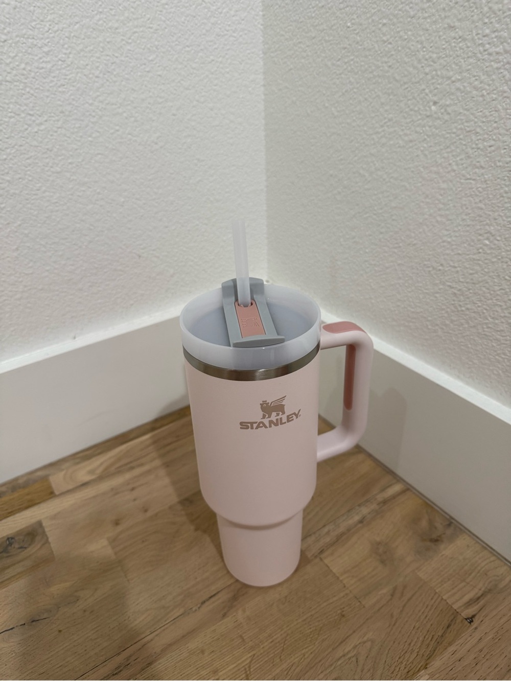Good condition Stanley🩷 Pale Pink Travel Tumbler with Handle and Straw